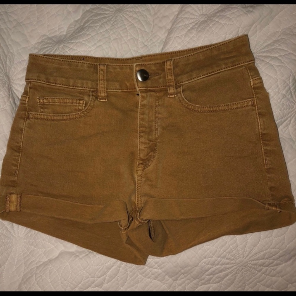 American eagle mustard colored shorts